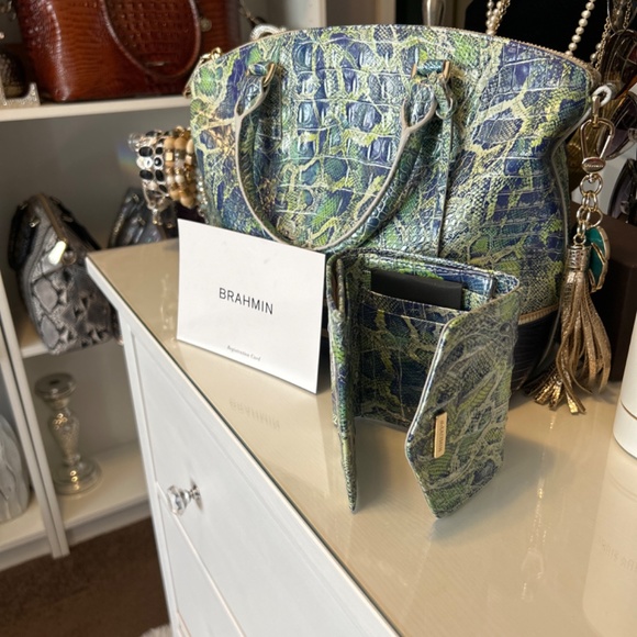 Brahmin Green Viper Mackay with matching wallet - Picture 6 of 8